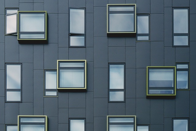 Budova, okná, architektúra